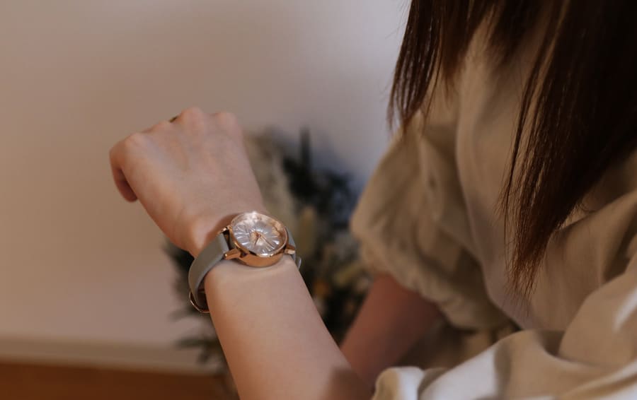 購入レビュー】可愛すぎ♡オリビアバートンの3D Daisy(デイジー)腕時計 ...