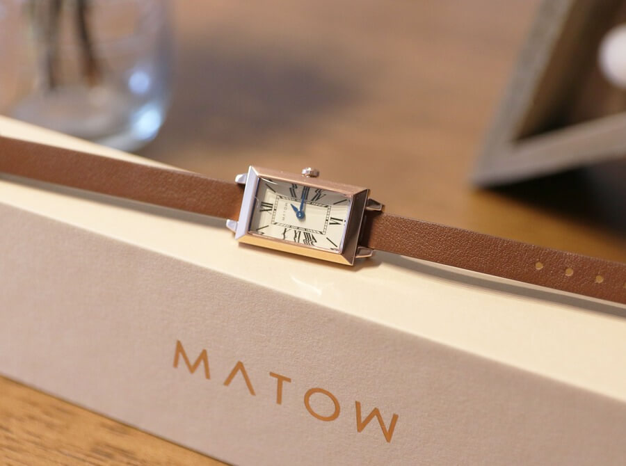 マトウ　小ぶりで可愛くスタイリッシュで高級感のある腕時計